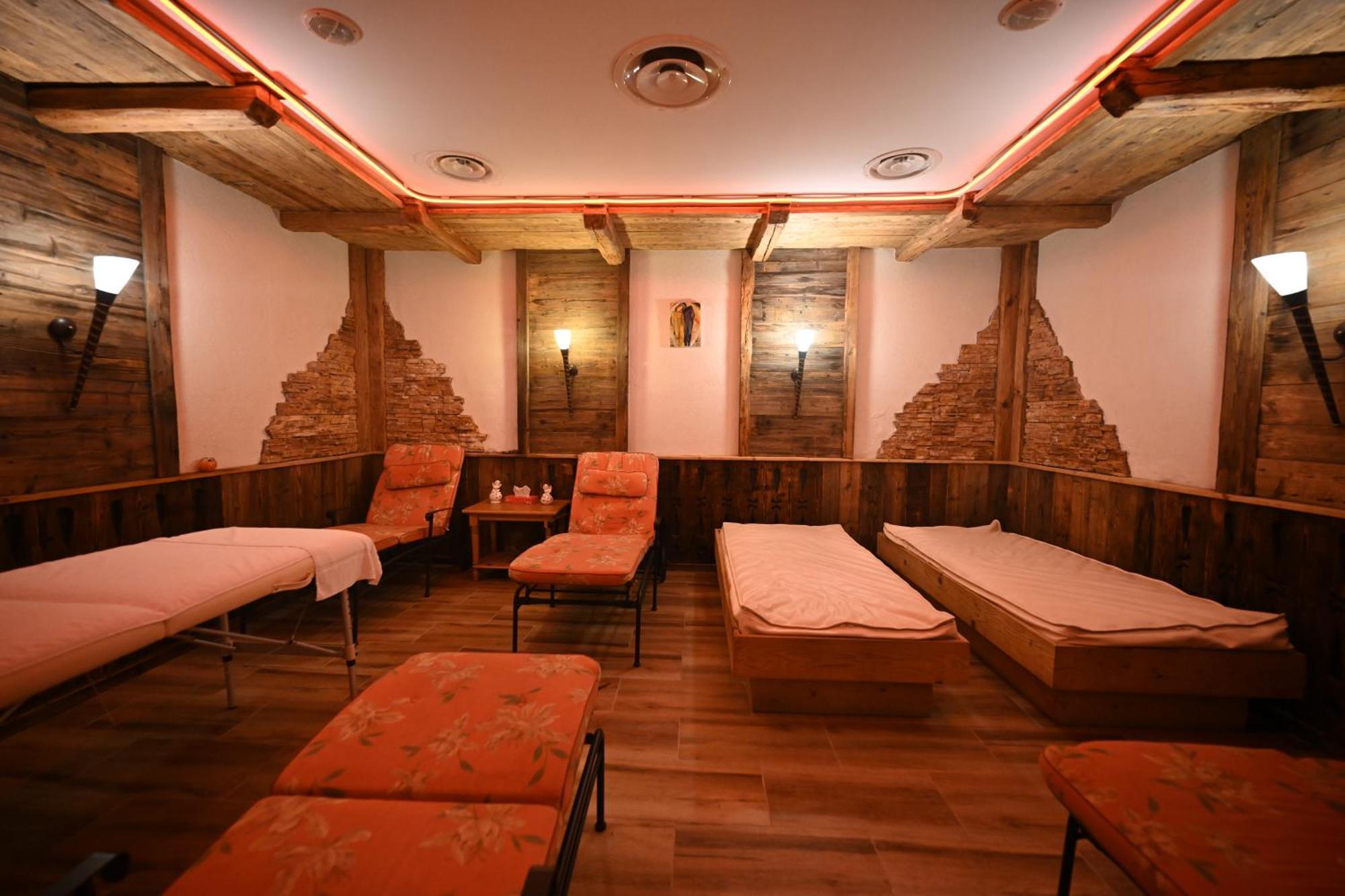 Mercure Sighisoara Binderbubi Hotel & Spa Экстерьер фото