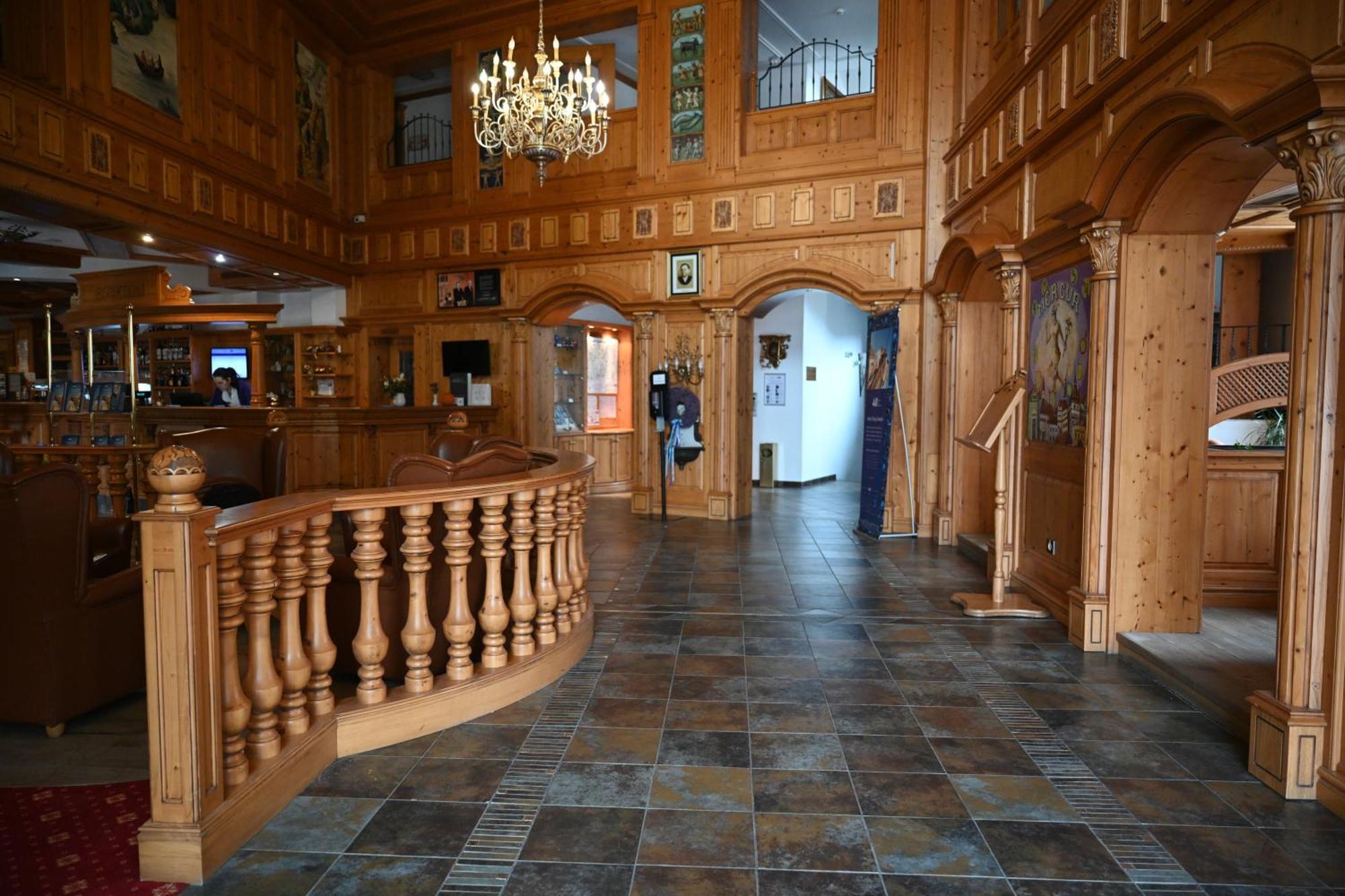 Mercure Sighisoara Binderbubi Hotel & Spa Экстерьер фото