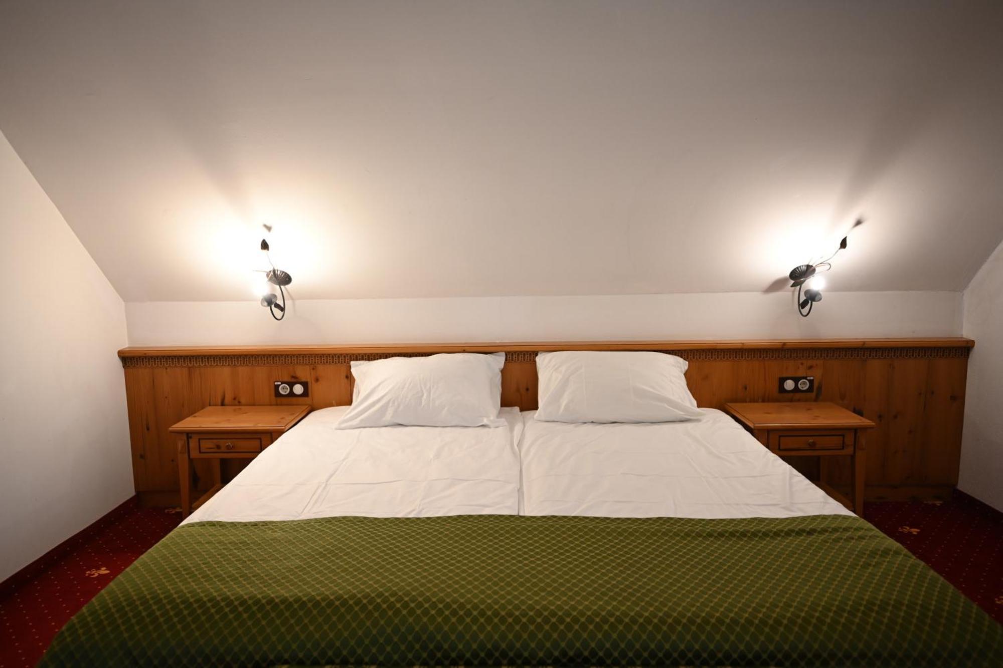 Mercure Sighisoara Binderbubi Hotel & Spa Экстерьер фото