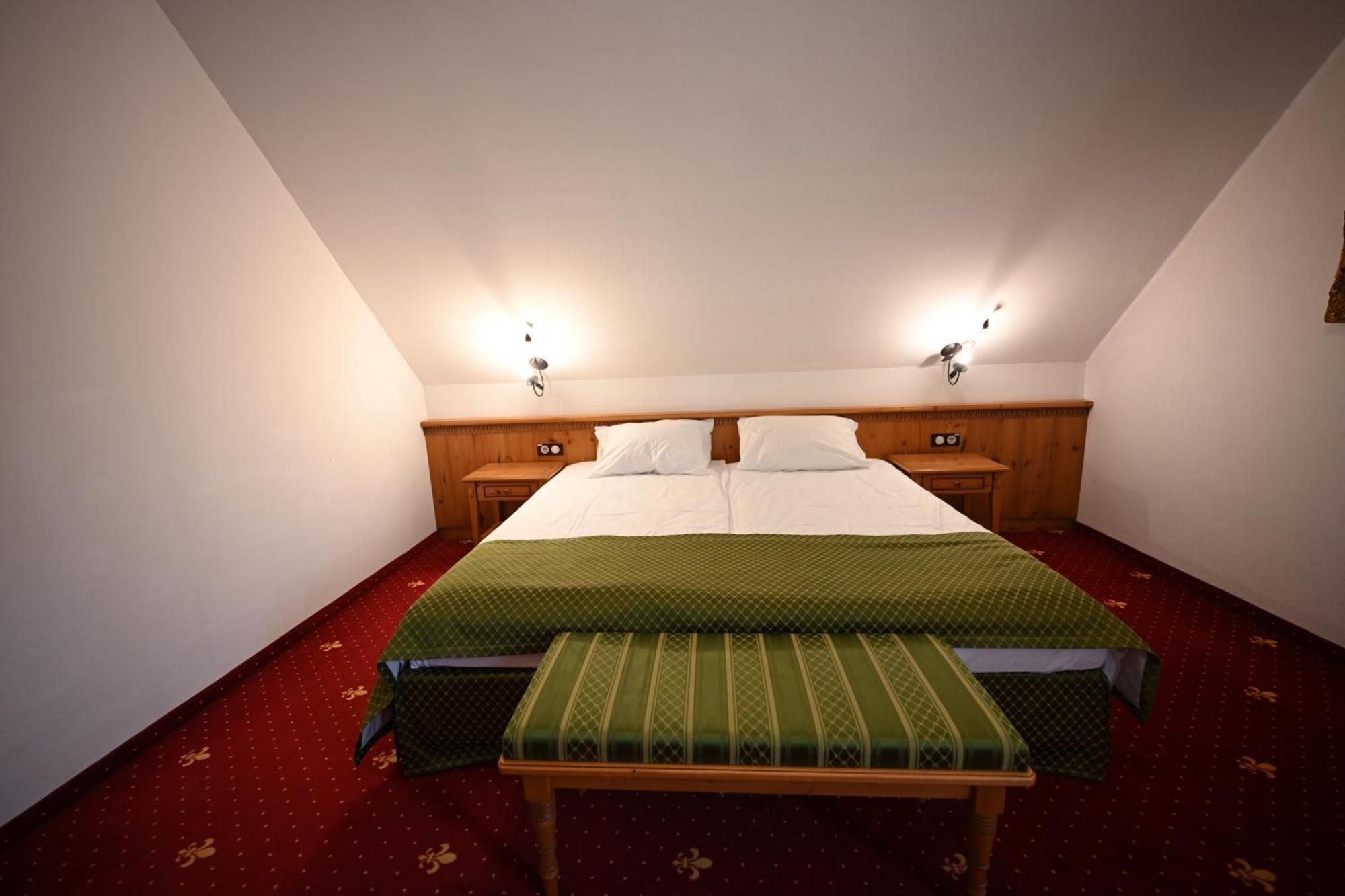 Mercure Sighisoara Binderbubi Hotel & Spa Экстерьер фото