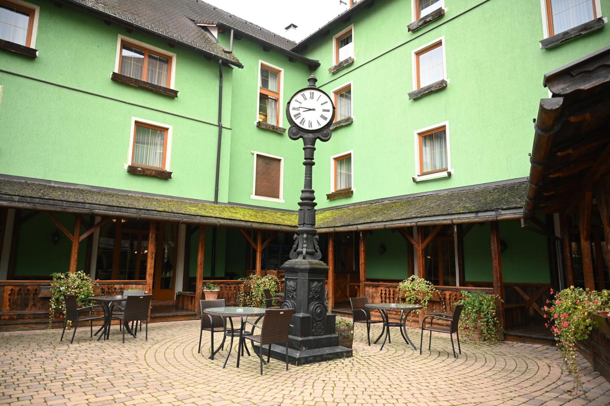 Mercure Sighisoara Binderbubi Hotel & Spa Экстерьер фото